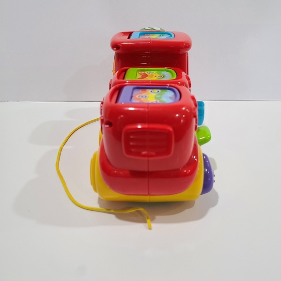 Vtech Roll and Surprise Animal Train Pop Up Animals.  10" - Picture 6 of 16